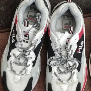 Fila Men's White and Black Sneakers